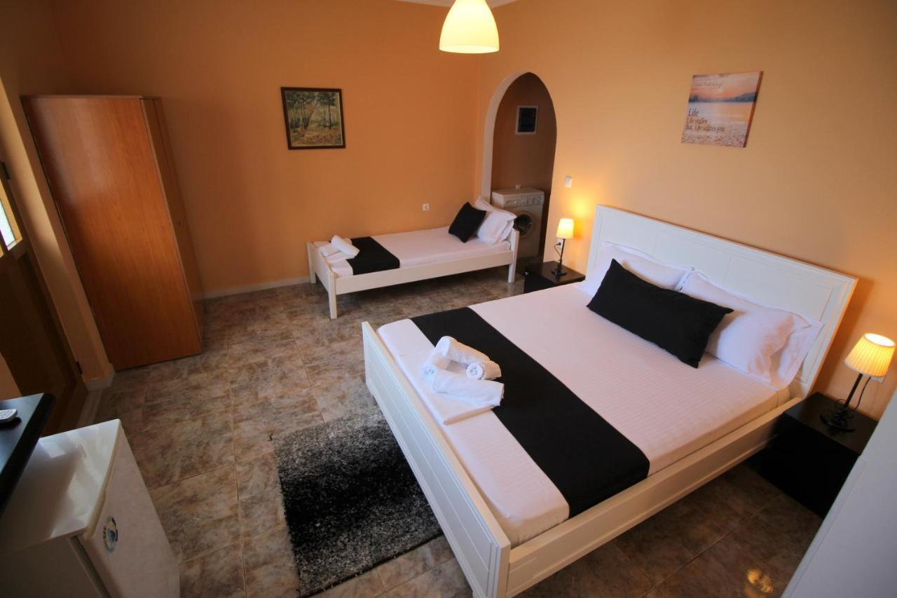 Jericho Rooms Sarande Bagian luar foto