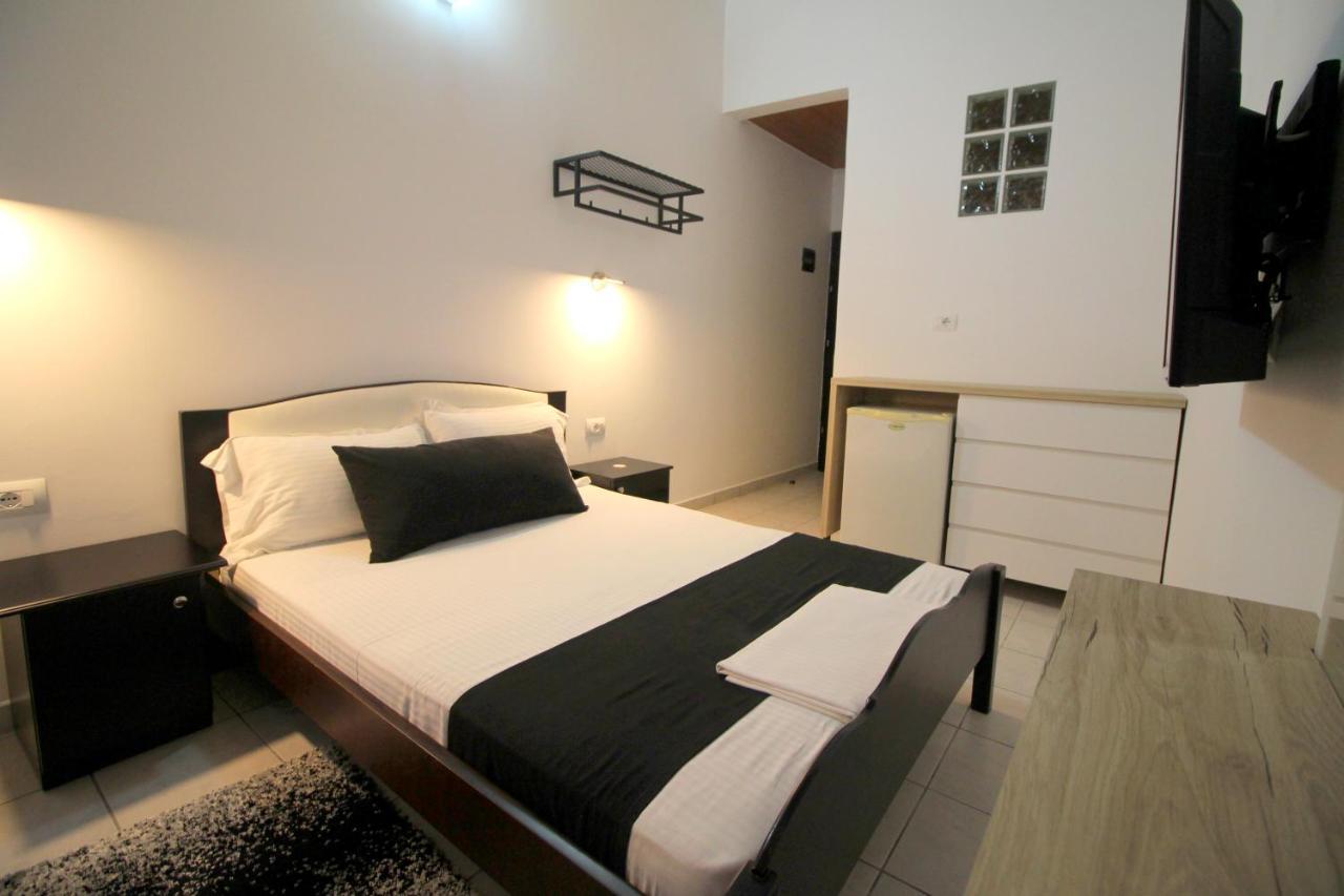 Jericho Rooms Sarande Bagian luar foto